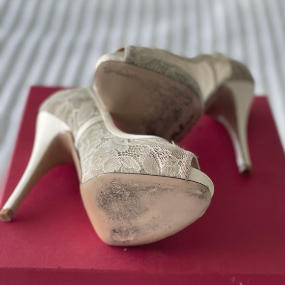 Valentino! original lace open toe,great for Bride! - Picture 4 of 8